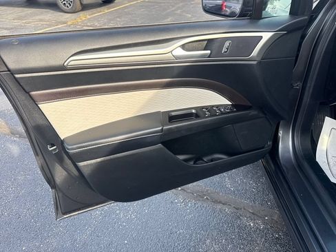 Used 2019 Ford Fusion SE w/ Equipment Group 151A FWD image 26
