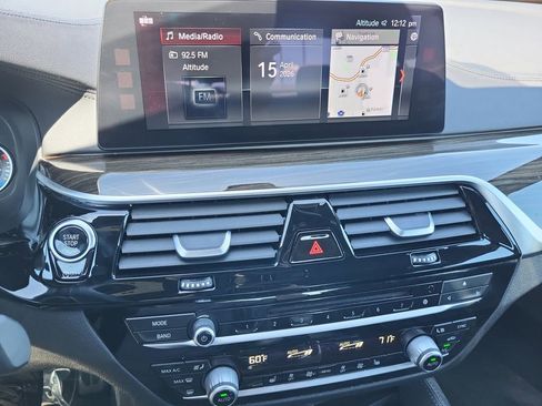 Used 2018 BMW 530i xDrive AWD/4WD image 18