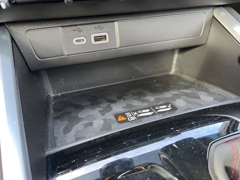 Used 2024 Chevrolet Colorado Z71 w/ Z71 Convenience Package 2 image 17