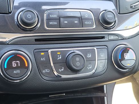 Used 2015 Chevrolet Impala LTZ FWD image 25
