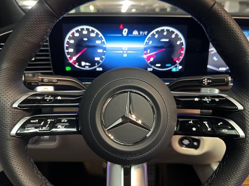New 2026 Mercedes-Benz GLS 580 4MATIC image 15