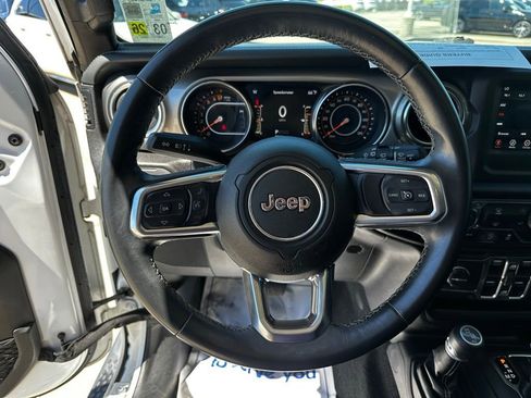 Used 2019 Jeep Wrangler Unlimited Sahara AWD/4WD image 13