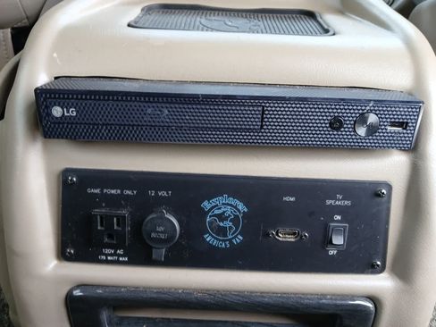 Used 2021 Chevrolet Express 2500 w/ Enhanced Convenience Package RWD image 68