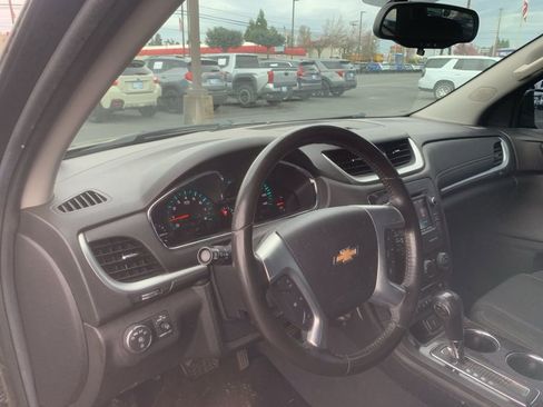 Used 2017 Chevrolet Traverse LT AWD/4WD image 8