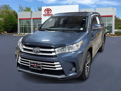 Used 2017 Toyota Highlander Plus w/ Carpet Mat Package