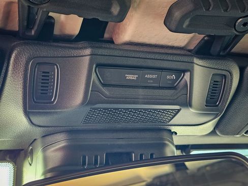 Certified 2025 Jeep Wrangler Sport S image 25