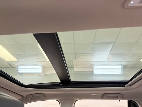 Used 2025 Honda Pilot Touring image 24