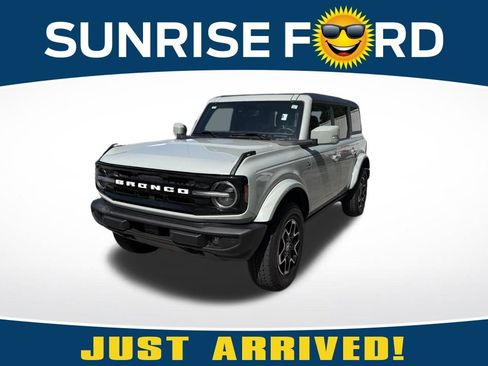 Used 2024 Ford Bronco Outer Banks AWD/4WD image 1