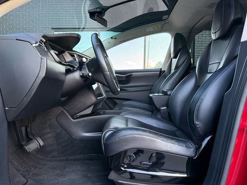 Used 2016 Tesla Model X 75D image 25