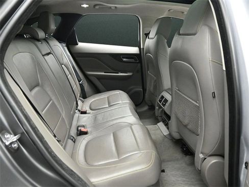 Used 2020 Jaguar F-PACE R-Sport image 17