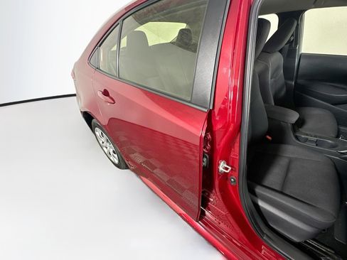 Used 2024 Toyota Corolla LE FWD image 27