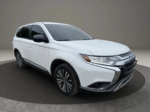 Used 2020 Mitsubishi Outlander ES FWD image 3