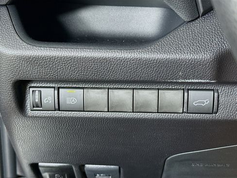 Used 2025 Toyota RAV4 XLE w/ Convenience Package image 17