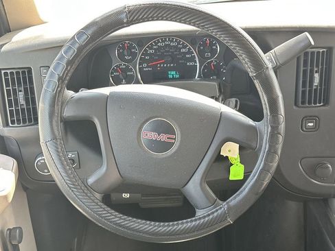 Used 2010 GMC Savana 3500 Extended w/ Chrome Appearance Package image 15