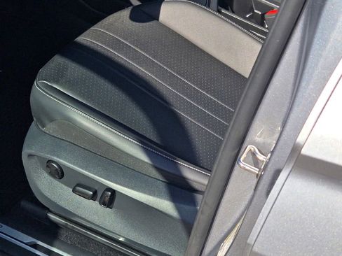 Used 2024 Volkswagen Tiguan SE R-Line w/ MDO Package, Three-Row FWD image 33