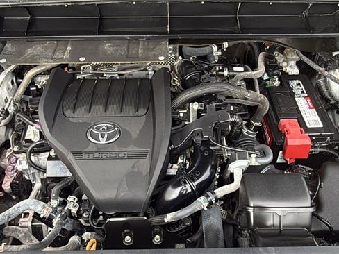 Used 2023 Toyota Highlander LE image 30