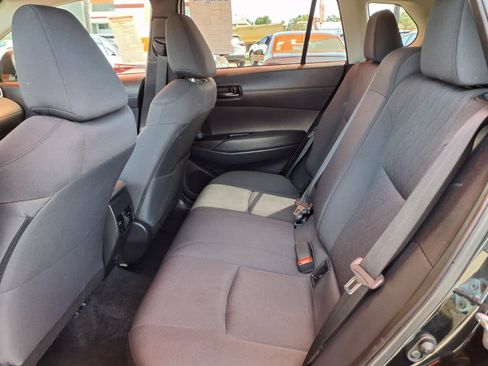 Certified 2025 Toyota Corolla Cross LE FWD image 11