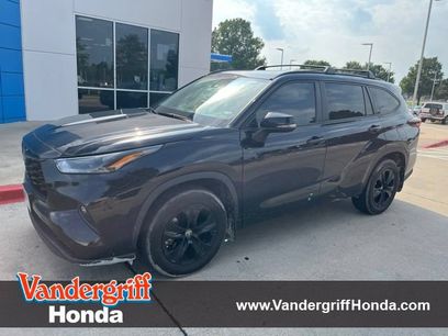 Used 2024 Toyota Highlander XLE
