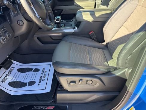 Used 2025 Chevrolet Silverado 1500 ZR2 w/ Technology Package image 16