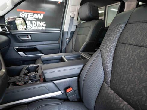 Used 2024 Toyota Tundra Limited AWD/4WD image 10
