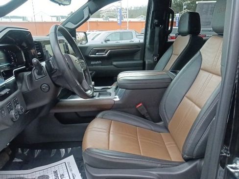 Used 2024 Chevrolet Silverado 1500 High Country w/ Technology Package image 15