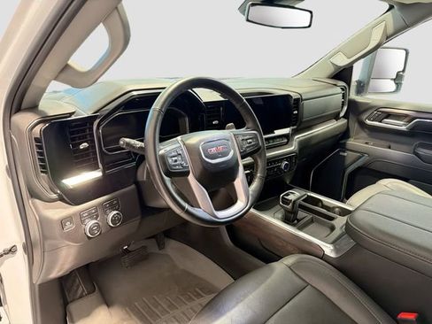 Used 2023 GMC Sierra 1500 SLT w/ SLT Premium Package AWD/4WD image 9