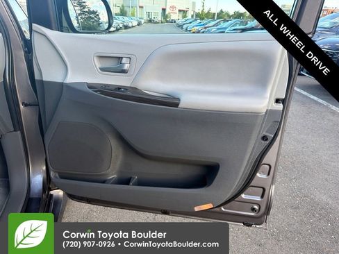Used 2020 Toyota Sienna XLE w/ XLE Navigation Package AWD/4WD image 9