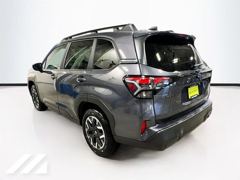 Used 2026 Subaru Forester Premium AWD/4WD image 7