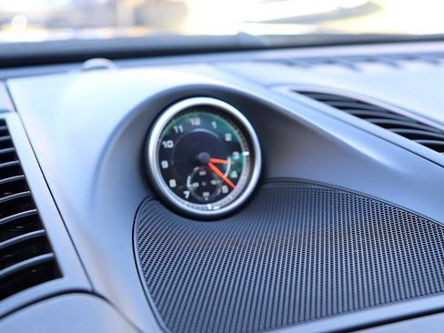 Used 2014 Porsche Cayenne Platinum Edition image 25