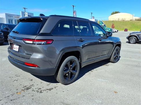 New 2025 Jeep Grand Cherokee Limited w/ Luxury Tech Group II image 4