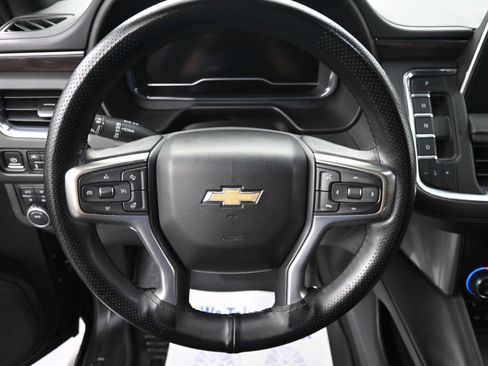 Used 2023 Chevrolet Suburban LT w/ Luxury Package image 11