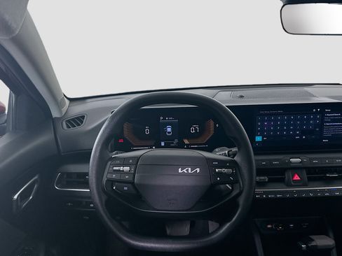 Used 2025 Kia K4 FWD image 18