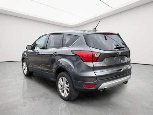 Used 2019 Ford Escape SE FWD image 5
