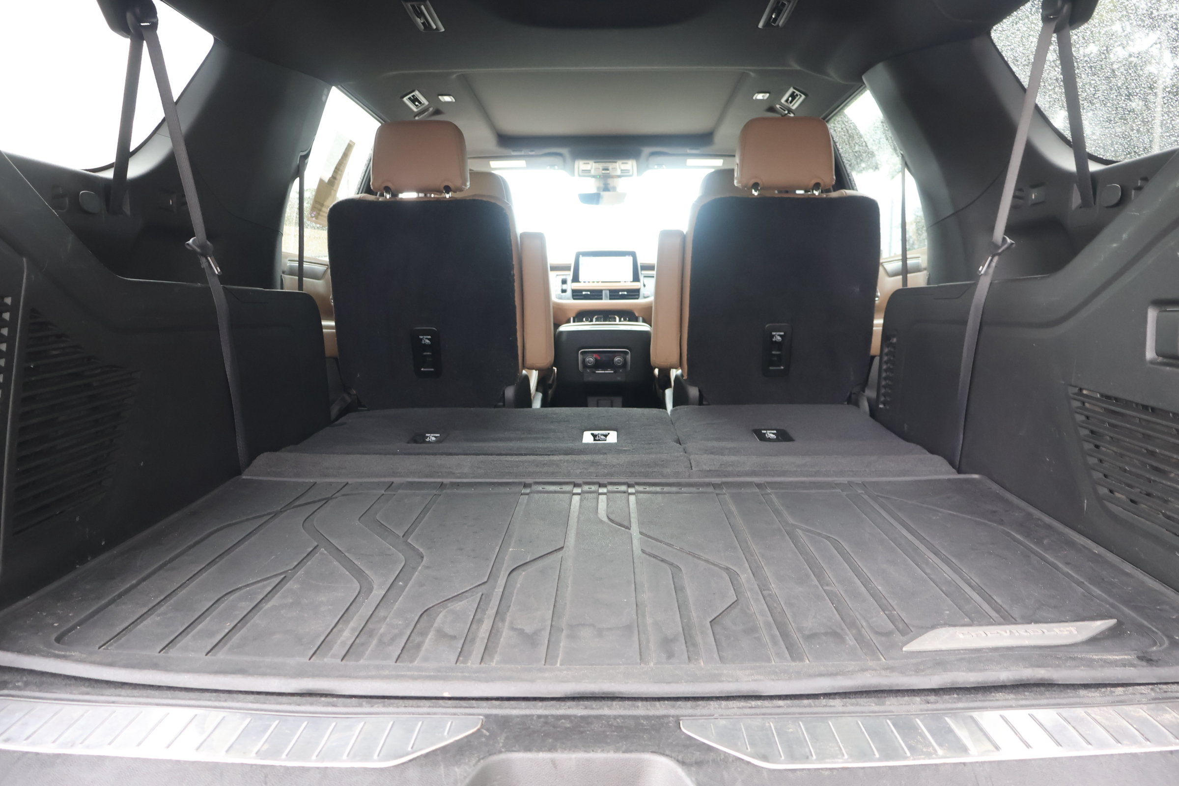Used 2021 Chevrolet Suburban Premier w/ Premium Package RWD image 24