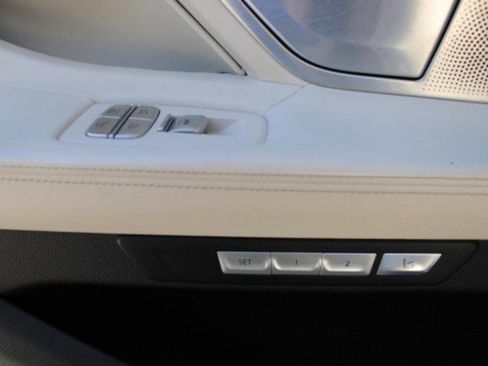 Used 2016 BMW 750i xDrive image 21