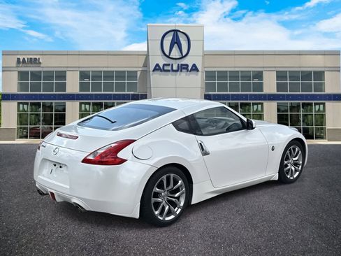 Used 2013 Nissan 370Z Coupe image 5