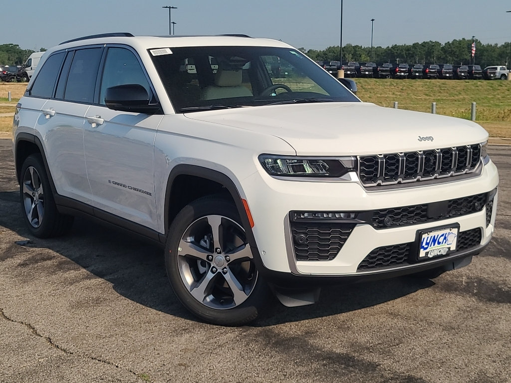 New 2026 Jeep Grand Cherokee Limited w/ Luxury Tech Group II AWD/4WD image 5