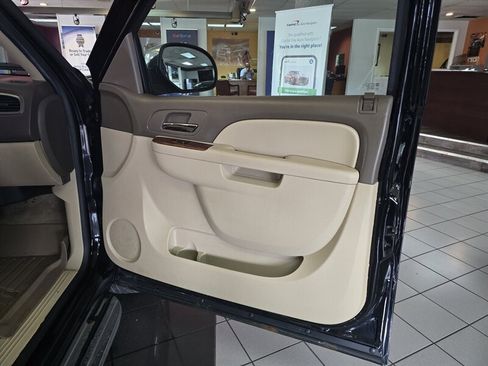 Used 2014 Chevrolet Suburban LS w/ All-Star Edition AWD/4WD image 14