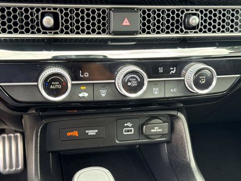 Certified 2024 Honda Civic Sport image 9
