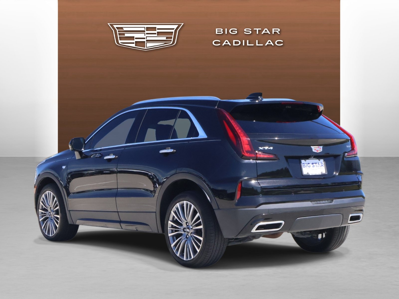 Used 2025 Cadillac XT4 Premium Luxury w/ Technology Package FWD image 3