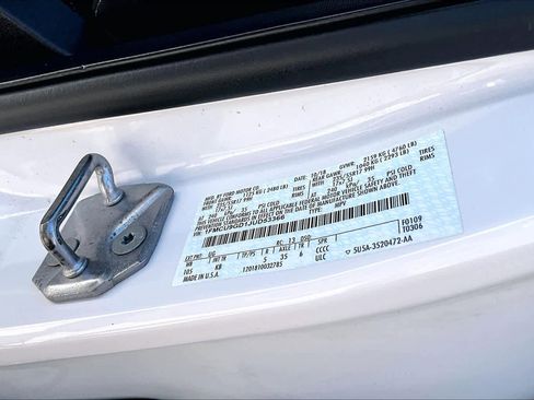 Used 2018 Ford Escape SE w/ SE Sync 3 Package image 34