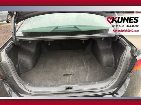 Used 2025 Nissan Altima 2.5 SV FWD image 6