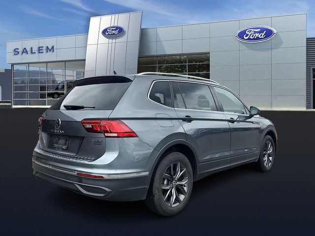 Used 2024 Volkswagen Tiguan SE AWD/4WD image 3