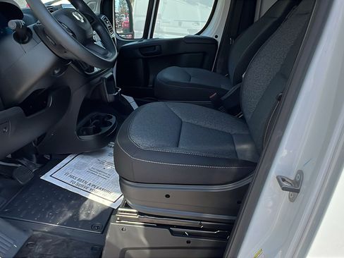 Used 2025 RAM ProMaster 2500 w/ Storage Group image 16