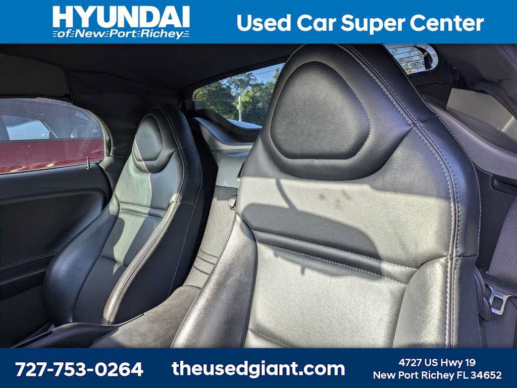 Used 2009 Saturn Sky w/ Premium Trim Package RWD image 3
