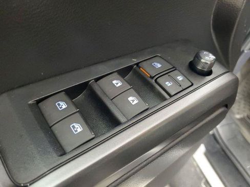Used 2023 Toyota Tacoma TRD Off-Road AWD/4WD image 18