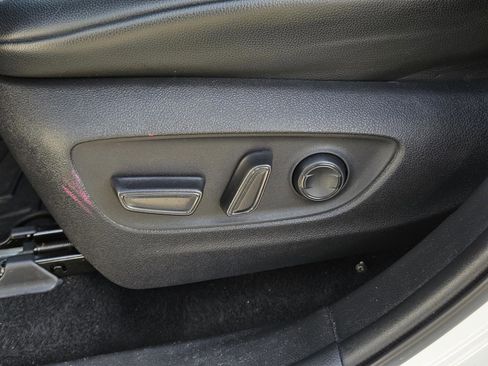 Used 2021 Toyota Highlander XLE image 26