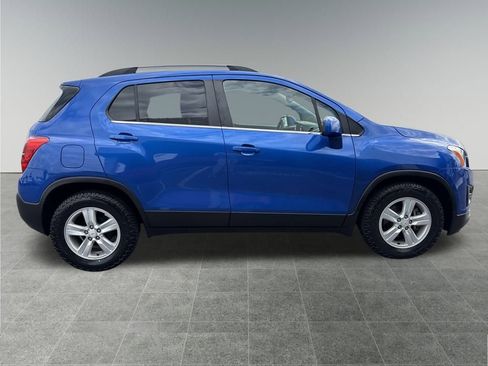 Used 2015 Chevrolet Trax LT w/ LT Sun and Sound Package image 7