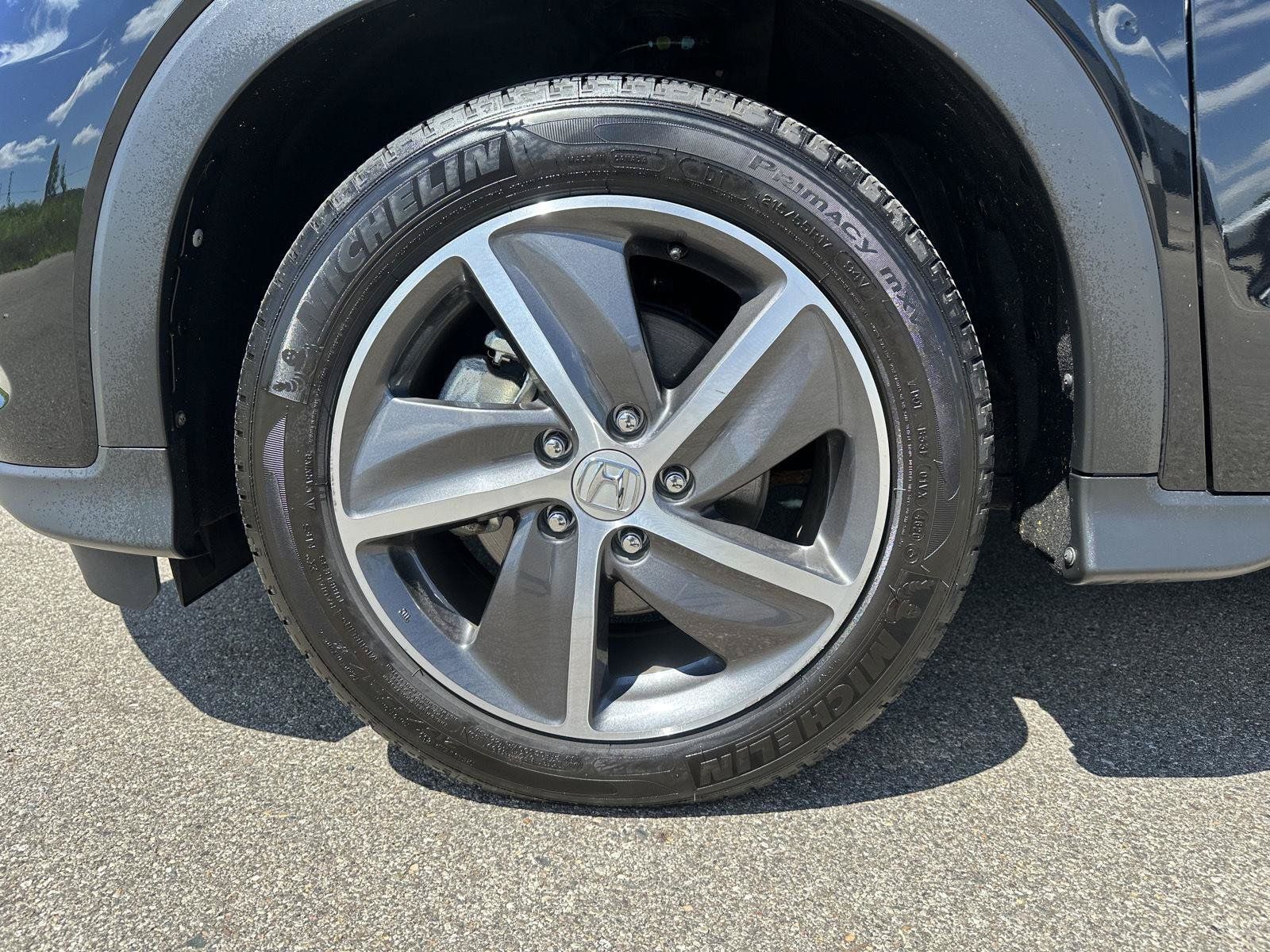 Used 2021 Honda HR-V EX-L image 9
