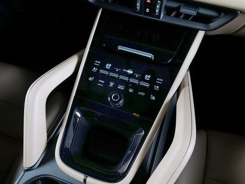 Certified 2026 Porsche Cayenne AWD/4WD image 16